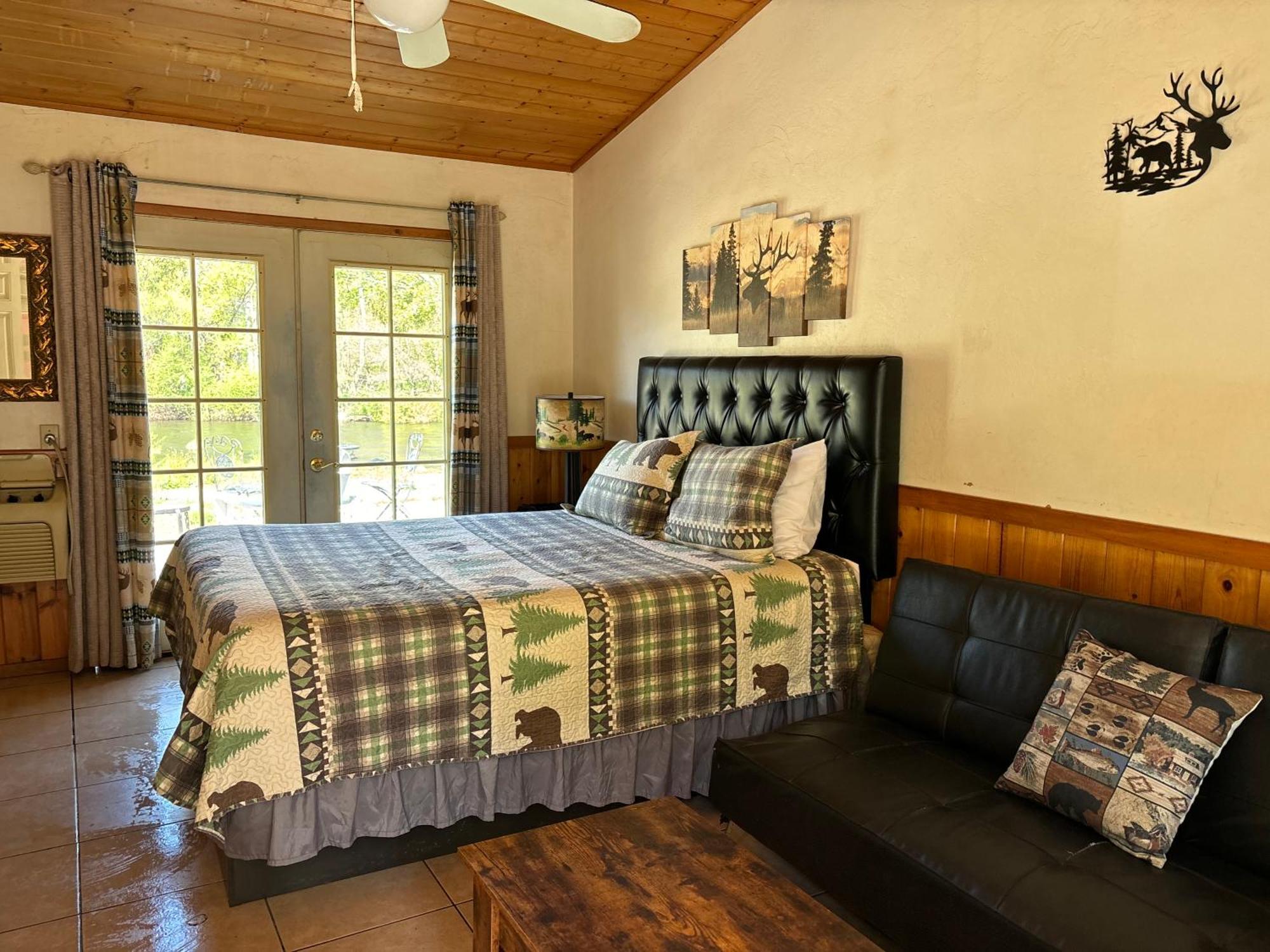 Sequoia River Front Cabins Three Rivers Exteriör bild